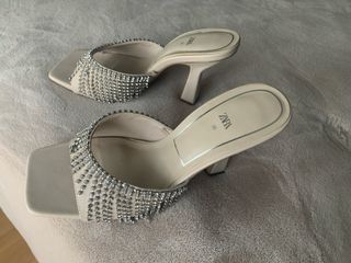 Zapatos Zara Talla 38 Beige y Plateados