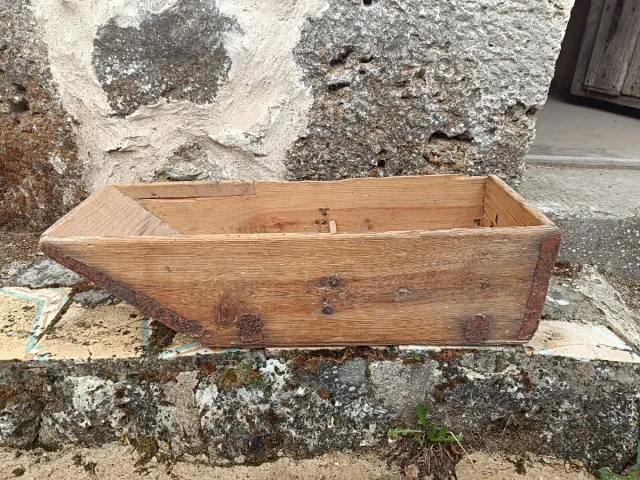 Fanega antigua de madera