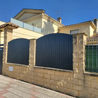 Chalet pareado de 195 m2. Para entrar a vivir.