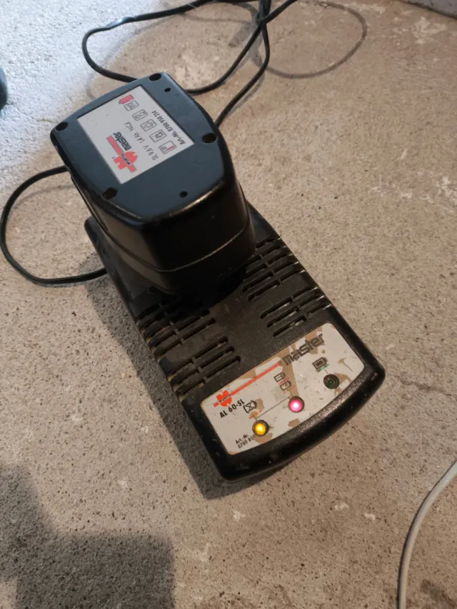 Taladro atornillador wurth 12 V