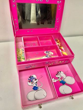 Portagioie con cassetti e disegno