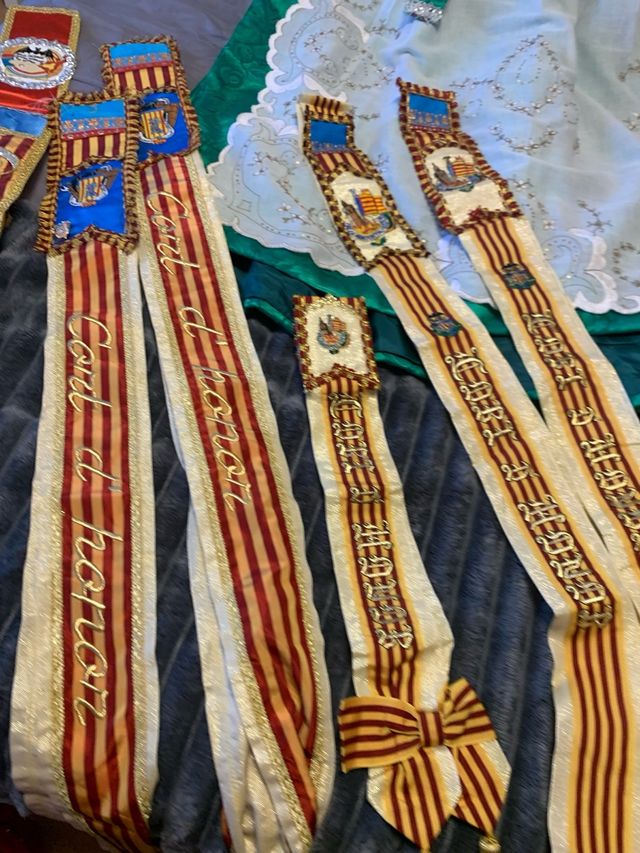 Bandas de Fallera Doradas y Rojas varias tallas