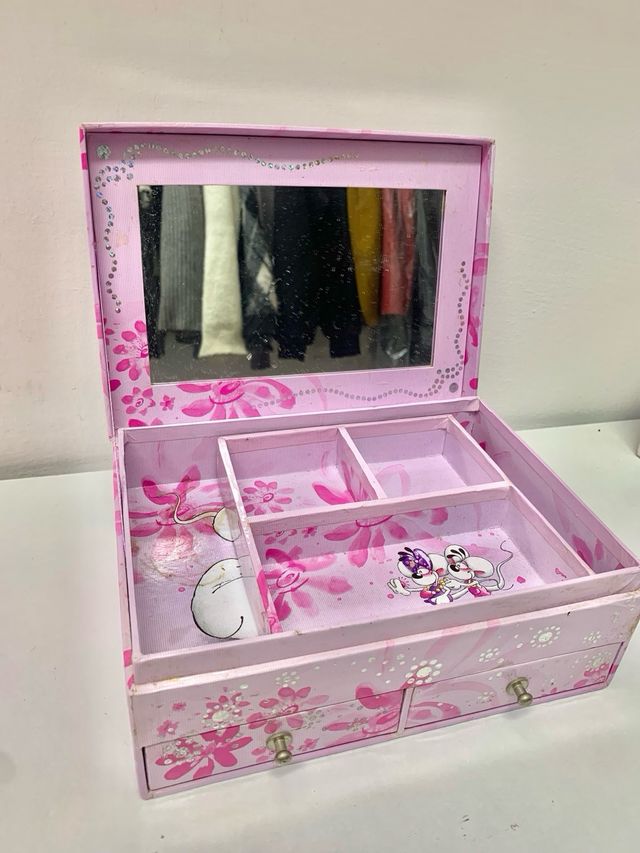 Portagioie con cassetti