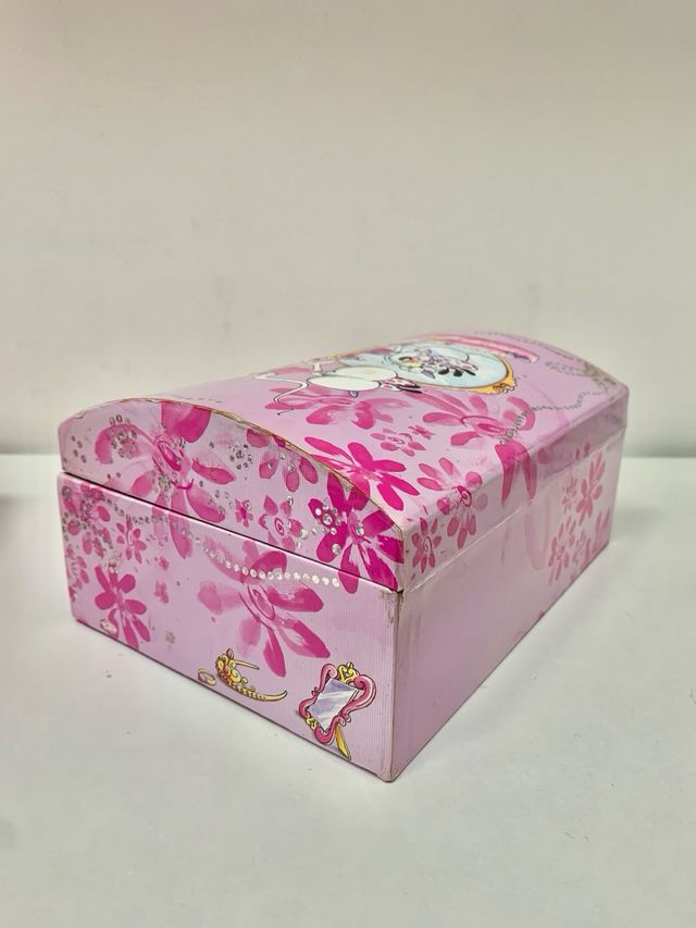 Portagioie con cassetti