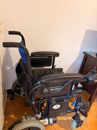 Silla de ruedas eléctrica con batería