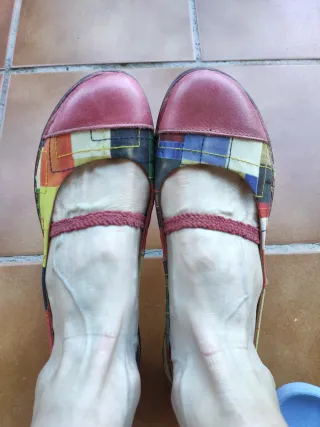 Zapatos Bailarinas Art Multicolor y Rojo