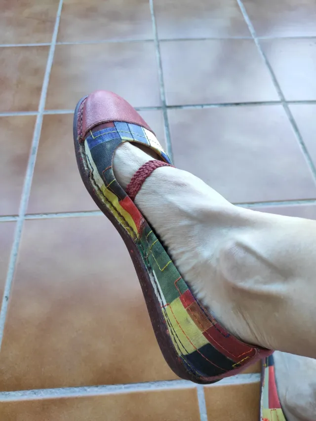 Zapatos Bailarinas Art Multicolor y Rojo