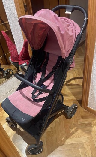 Silla de paseo bebé rosa reclinable marca cybex