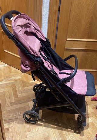 Silla de paseo bebé rosa reclinable marca cybex