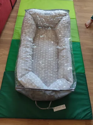 Cojín nido bebé cuco estrellas gris