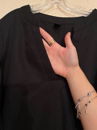 Camisa negra mujer mangas florales