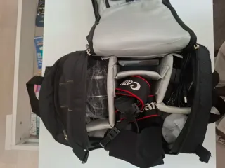 Canon EOS 550D Cámara Digital + Lentes