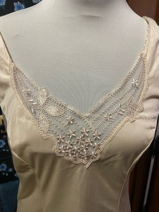 Sottoveste in raso con pizzo