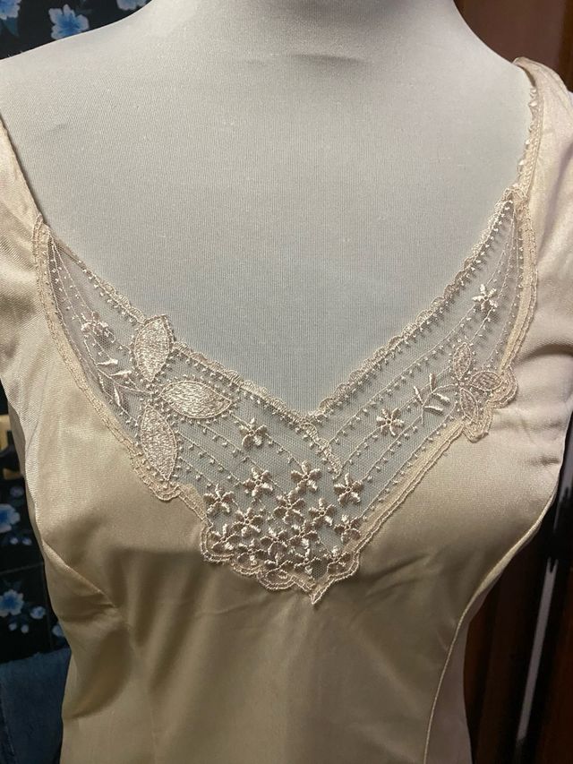 Sottoveste in raso con pizzo