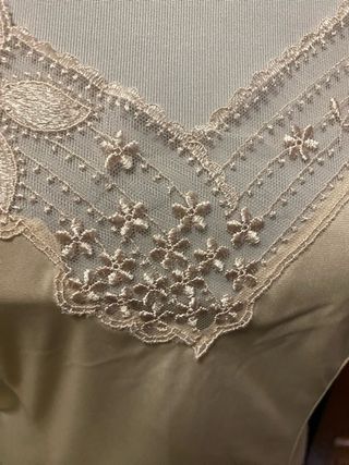 Sottoveste in raso con pizzo