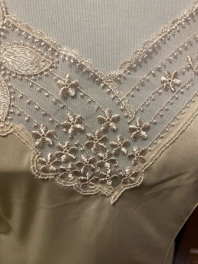 Sottoveste in raso con pizzo