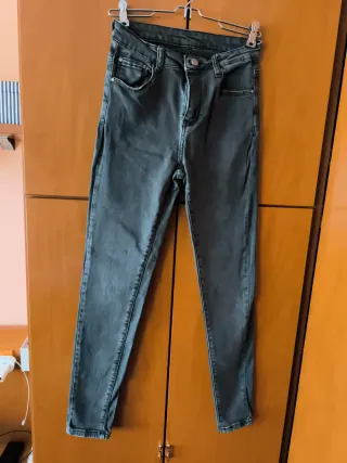 Pantalón gris vaquero skinny