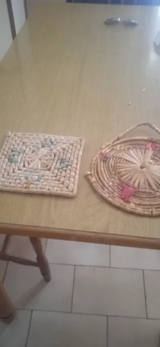 Sottopentola rotondo e quadrato in rattan