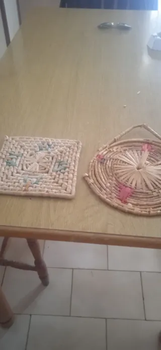 Sottopentola rotondo e quadrato in rattan