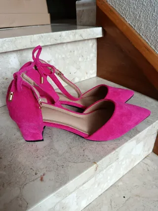 Zapatos de fiesta fucsia nuevos