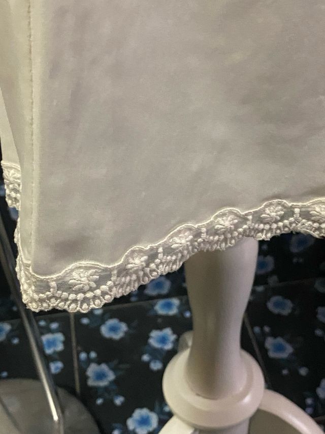 Sottoveste in pizzo bianco