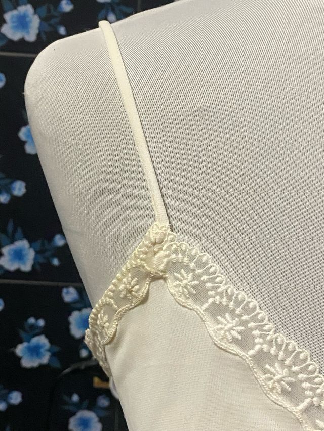 Sottoveste in pizzo bianco