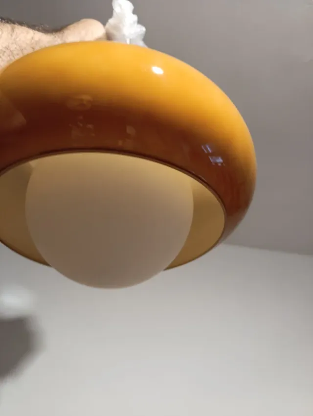 Lámpara colgante diseño naranja y blanco