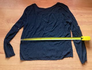 Blusa negra con botones