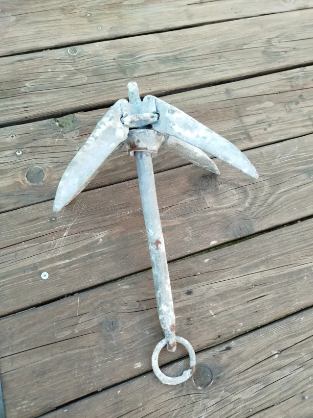 Ancora a ombrello per barca