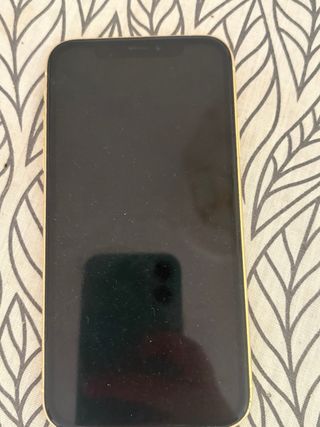 iPhone XR giallo