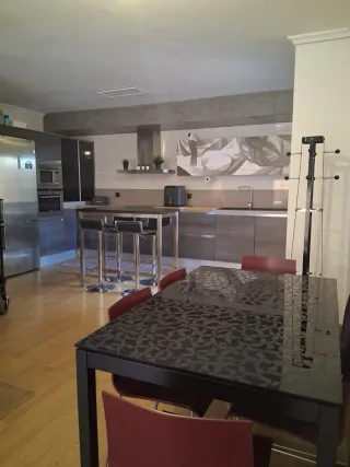 Mesa cristal extensible de 140 a 200 mts + 6 silla