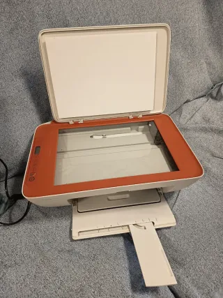 Impresora HP Blanca y Naranja