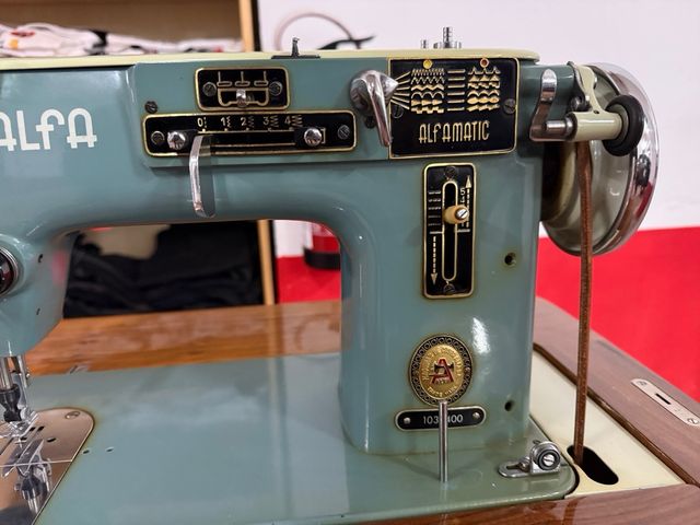 Máquina de coser ALFA 103 400 antigua