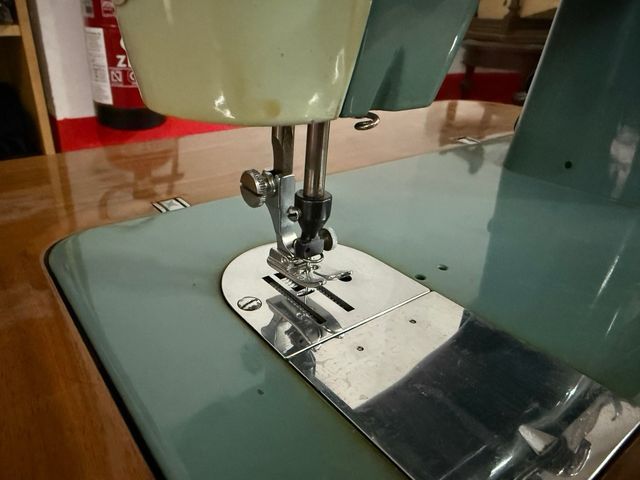 Máquina de coser ALFA 103 400 antigua