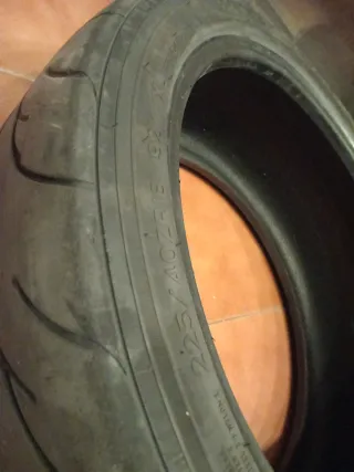 Neumático Semislick 225/40/18