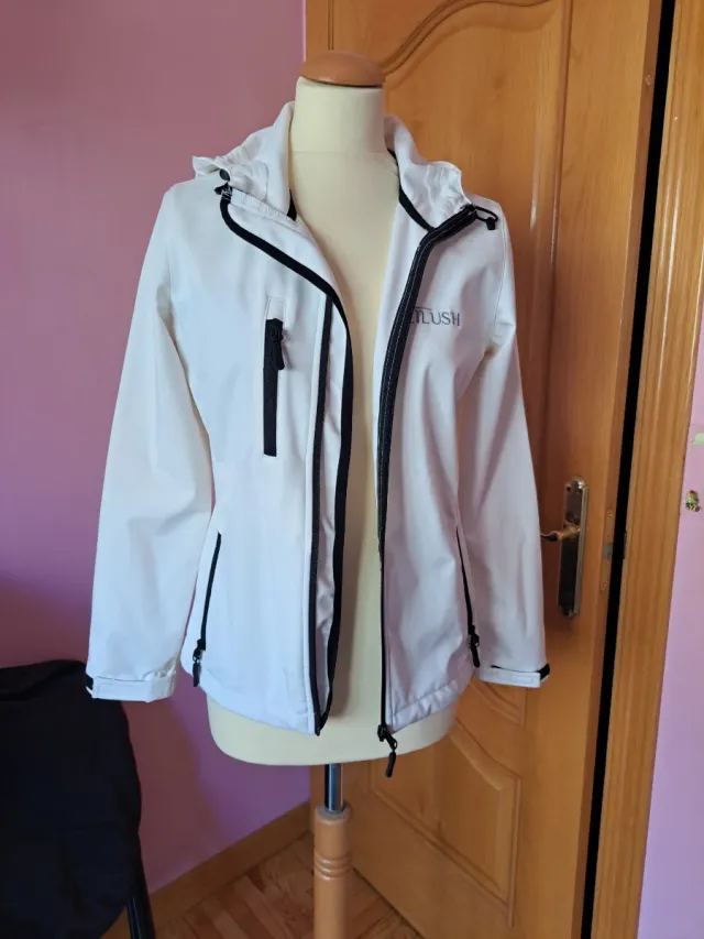 Chaqueta blanca chica