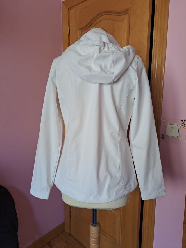 Chaqueta blanca chica