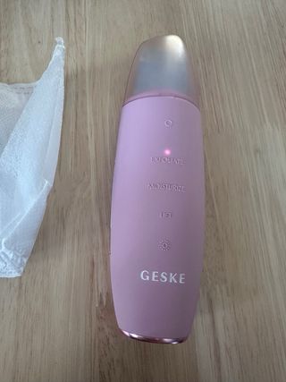 GESKE MicroCurrent Skin Scrubber & Blackhead Remov