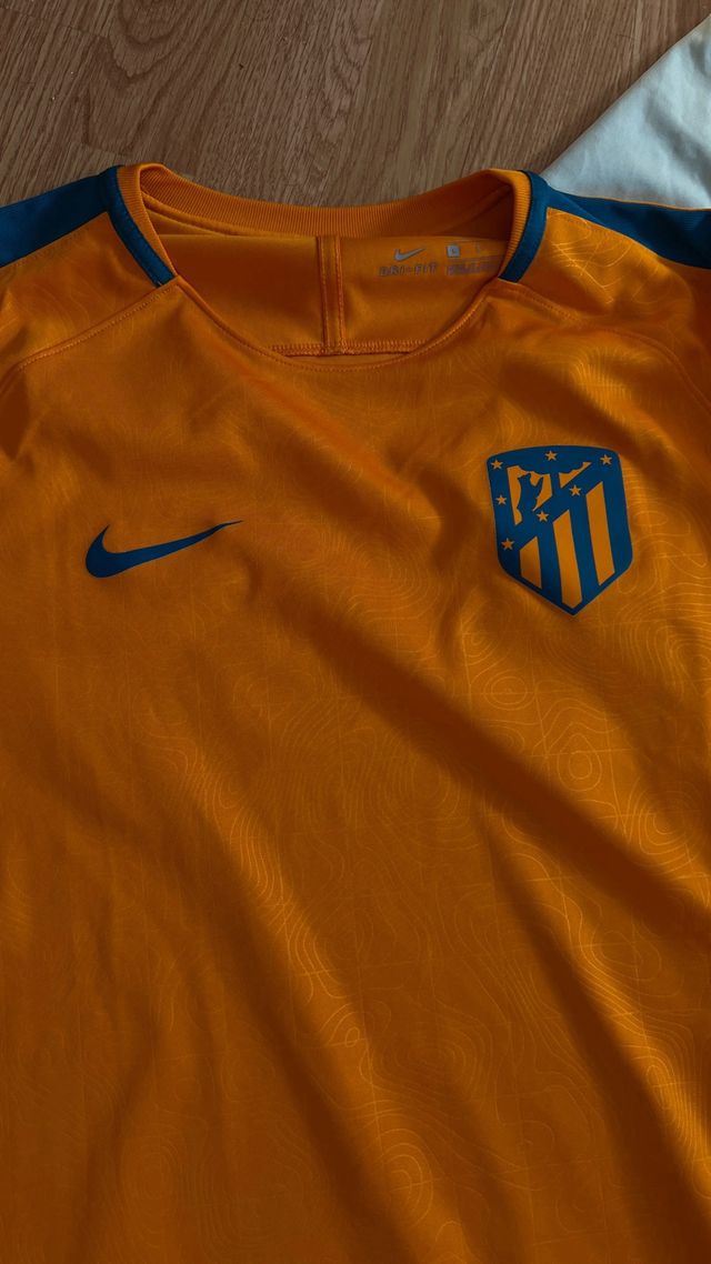 Conjunto Chándal y Camiseta At. Madrid