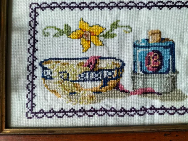 Vassoio decorato a punto croce con manici