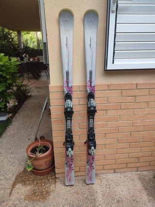Esquís Atomic Mujer 150cm con Fijaciones
