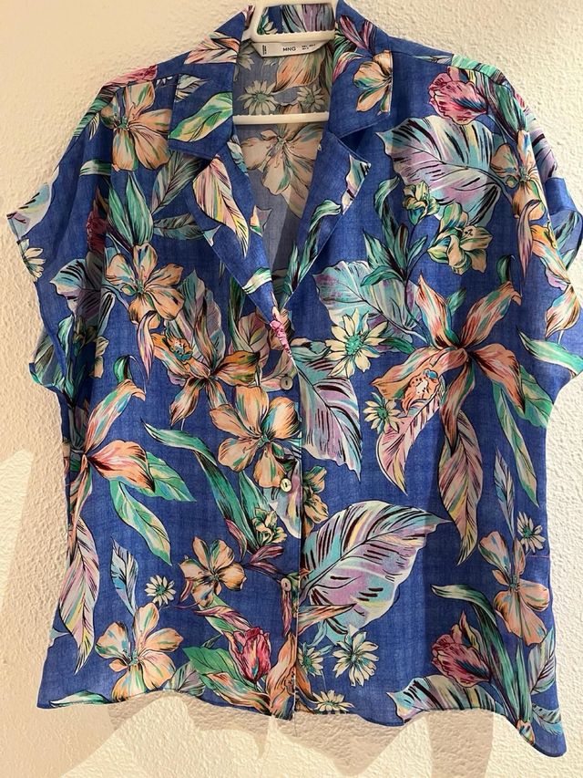 Blusa Mango flores L