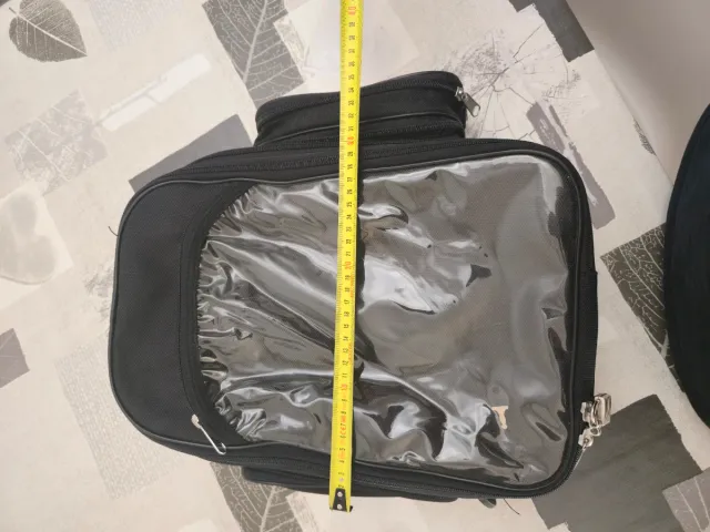 Mochila imantada para depósito de moto