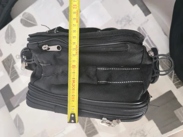 Mochila imantada para depósito de moto