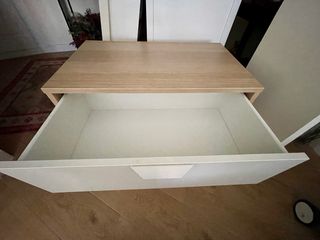 Cassettiera Ikea in legno bianco