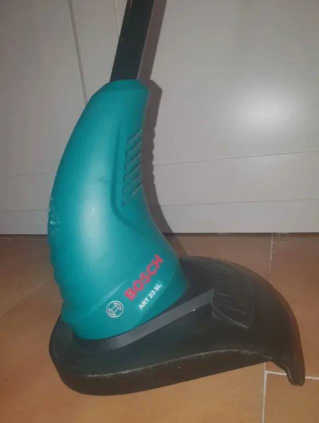 Cortabordes eléctrico BOSCH