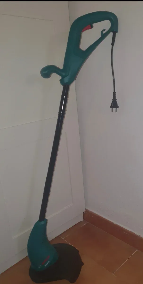 Cortabordes eléctrico BOSCH