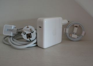 Cargador Apple MacBook 61W USB-C A1947