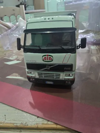 Camion DeAgostini AIA Volvo FH 12 1:43