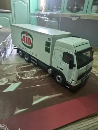 Camion DeAgostini AIA Volvo FH 12 1:43